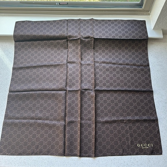 NWOT Gucci Silk Scarf - Picture 8 of 10
